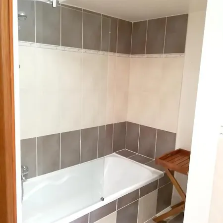 펜션 Maison Spacieuse A Avec Piscine Privee Saint-Pierre-de-Côle