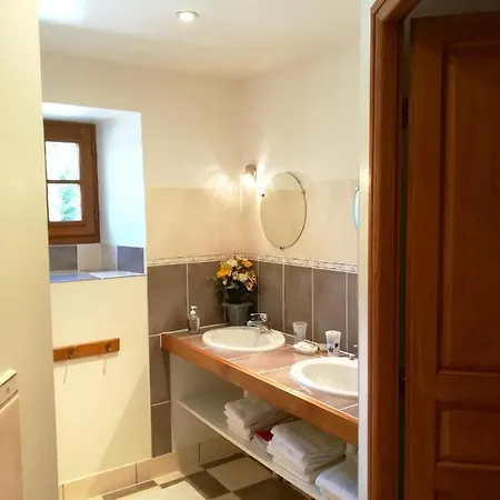 펜션 Maison Spacieuse A Avec Piscine Privee Saint-Pierre-de-Côle