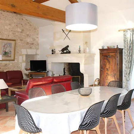Holiday home Maison Spacieuse A Avec Piscine Privee *