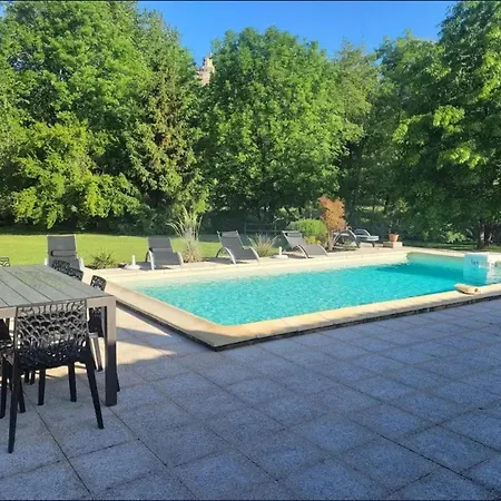 Maison Spacieuse A Avec Piscine Privee