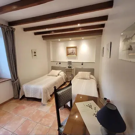 Maison Spacieuse A Avec Piscine Privee